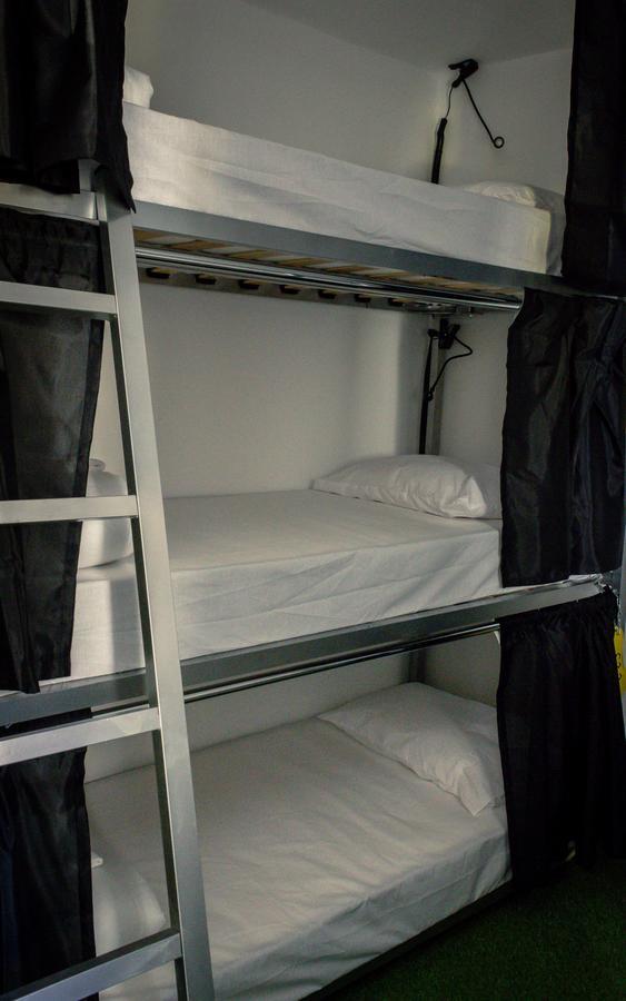 Suave Hostel *